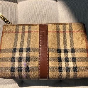 Burberry clutch